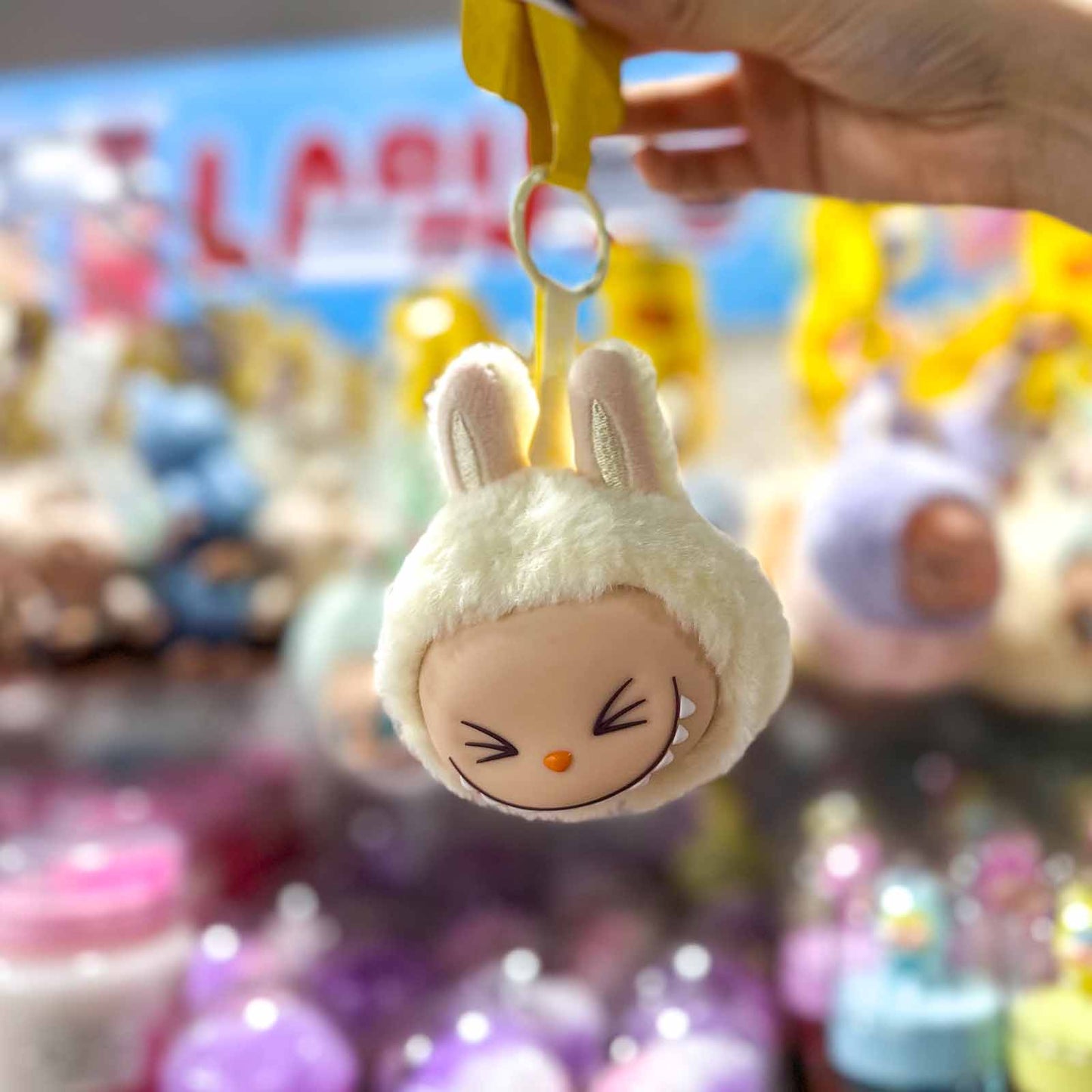 🐰✨ Porte - Clés Peluche “Bunny Monster” – Kawaii & Doux - Librairie Oxford City