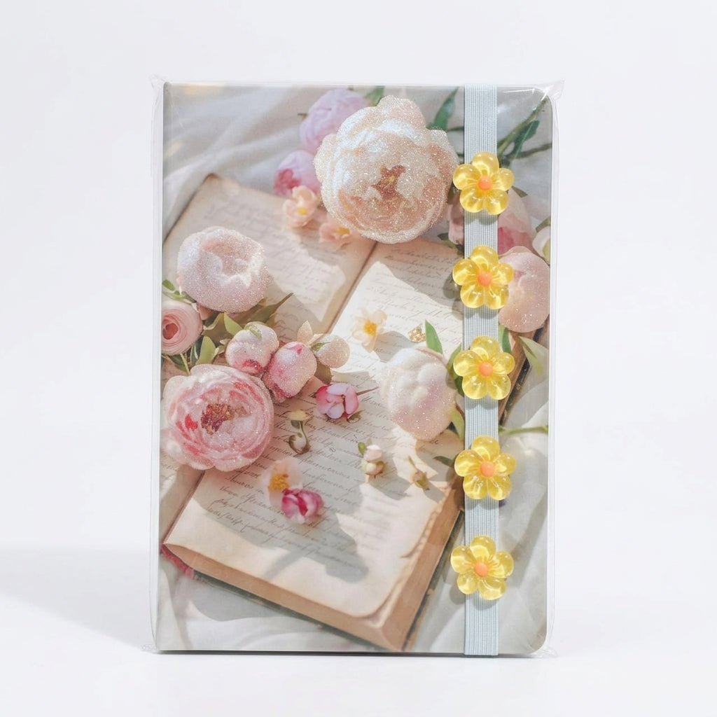 Notebook A5 Fantaisie – Couverture Décorative & Fermeture Élastique avec Breloques | Modèles Assortis - Librairie Oxford City